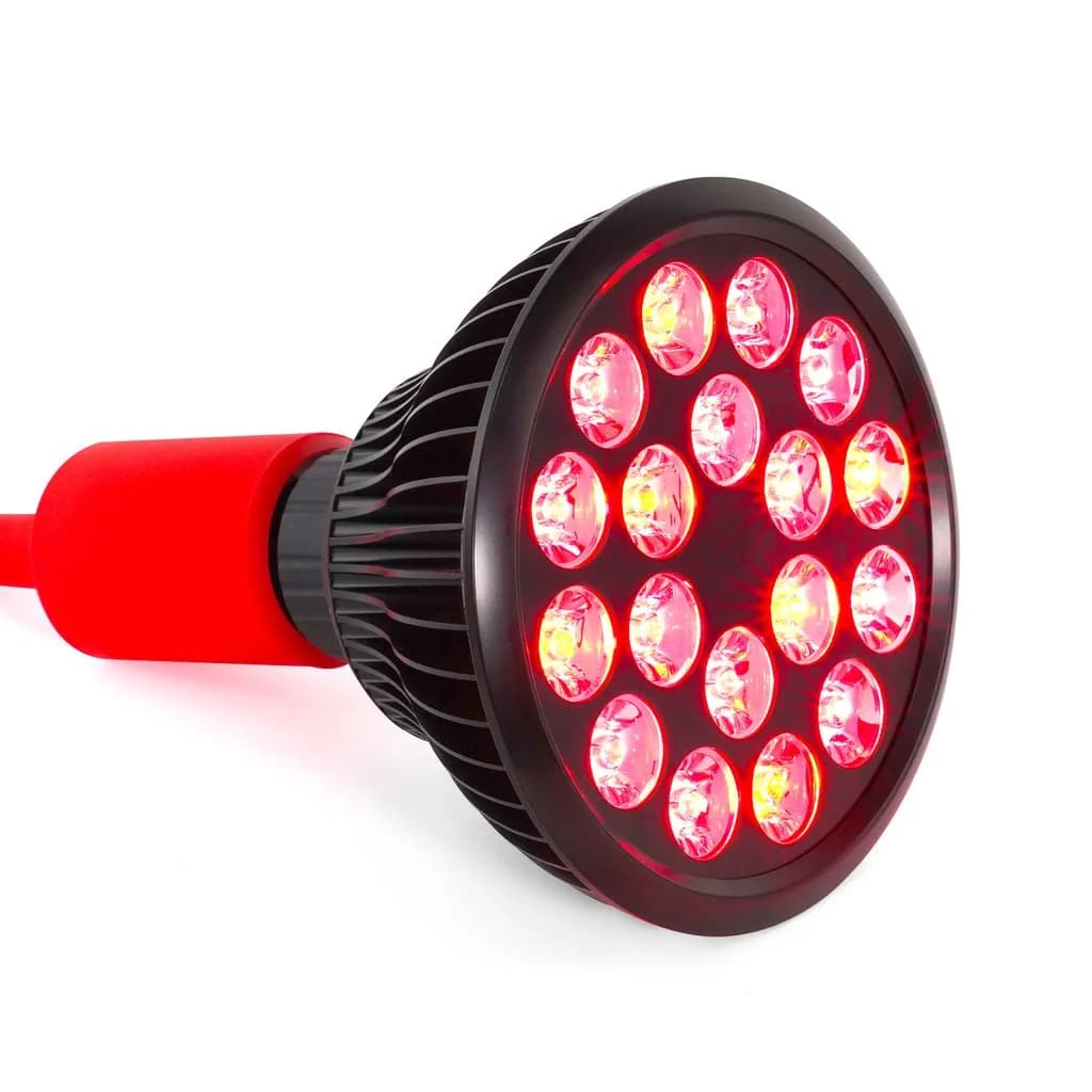 Rozsvícená Bulb 5.0 s připojenou červenou objímkou